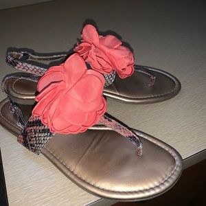 BCBG 7.5 gold sandals with coral flower and snake print detail